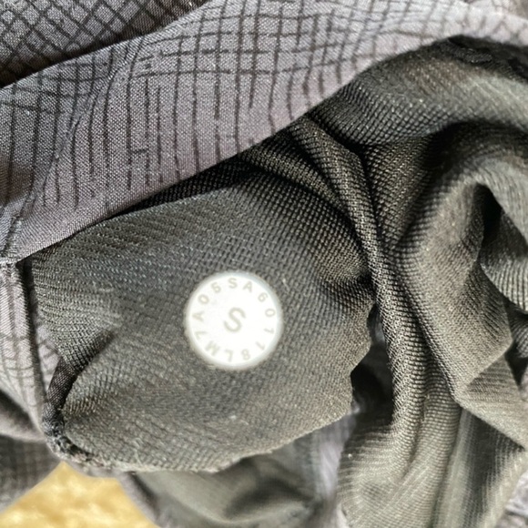 Lululemon Pace Breaker Short 9” Grid Lines Deep Coal Black *Linerless Size S - Picture 4 of 5